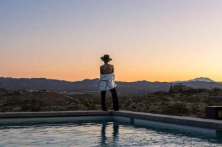 Revolve House By The Cohost Company - 3