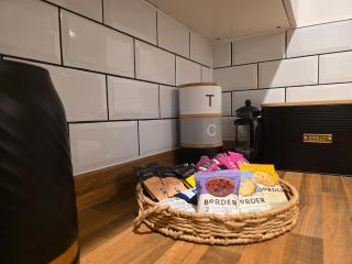 Nr Addenbrookes Large Hot Tub Stay Sleeps 10 - 1