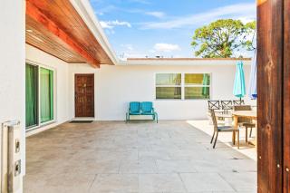 Hey Sunshine - Hosted By Skyrun Anna Maria - 1