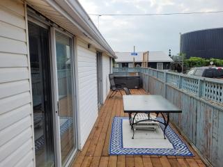 4BDR Beachfront Retreat with a Hot Tub & Wraparound Deck - 3