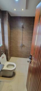 Runway Retreat - Modern Studio Near Airport & M-2 - 3