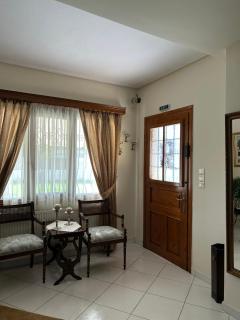 City Escape Cottage - 2