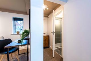 The Coach House, Gatwick - 2