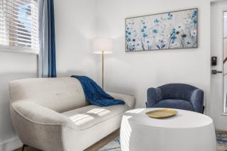 Cozy By The Blue - 8