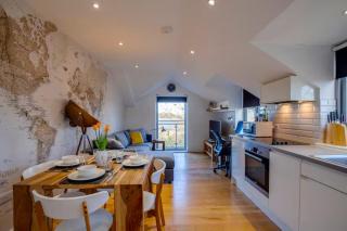 Stylish and Modern Flat with Free Parking - Pass the Keys - 0