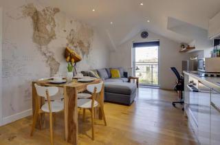 Stylish and Modern Flat with Free Parking - Pass the Keys - 7