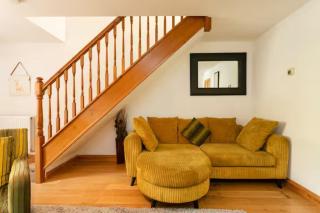 Modern 2-Bed Stay with Garden Parking - Pass the Keys - 6