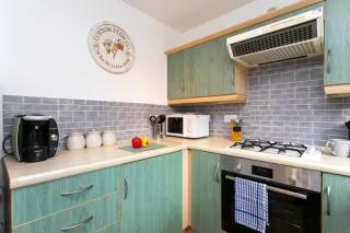 Modern 2-Bed Stay with Garden Parking - Pass the Keys - 3