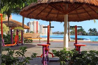 Luxury 3 bedroom 2 bath Lagoon view condo - 9