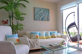 Luxury 3 bedroom 2 bath Lagoon view condo - 6