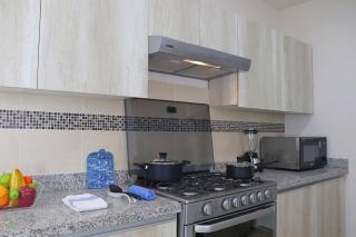 Luxury 3 bedroom 2 bath Lagoon view condo - 4