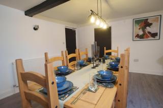 Perfect for Contractors - Private Parking - 5