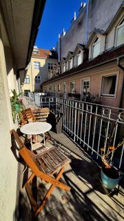 Studio with balcony, In center, AC - 1