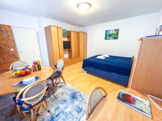 Studio with balcony, In center, AC - 9