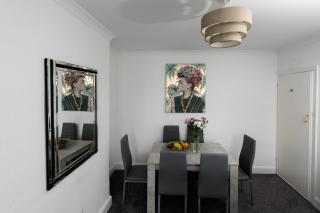 Large 4-Bedroom Home, Sleeps 7, High Speed Wifi - 6