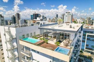 Upscale City Center Condo, Pool, Gym - 7