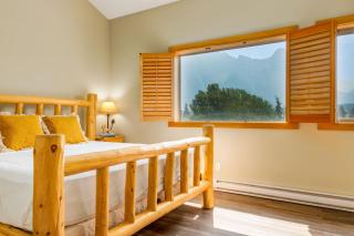 Spectacular 3BR Mountain Views with Hot Tub and Gym - 8