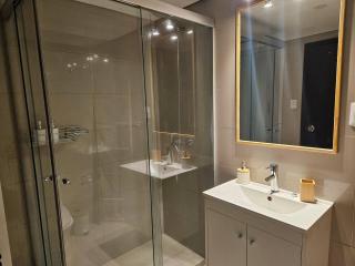 Apto en Pocitos con garaje y vistas despejadas - 1