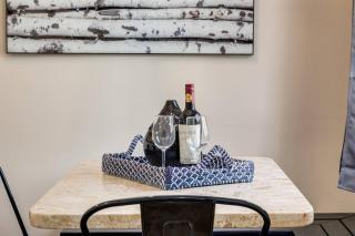 Stylish 3BR Condo in DT Canmore - 1