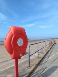 Beautiful Holiday Home 3 Bed Caravan by The Beach, Free Wifi, Games Console, TVs & DVD's, Passes Not Included - 8