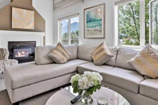 Rockies 3BR Townhome w Stunning Views Near DT - 2