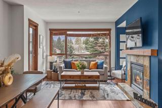 2BR City Escape with Scenic Views and Heated Parking - 9