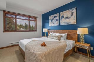 2BR City Escape with Scenic Views and Heated Parking - 7