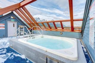 Newly Renovated 3BR Condo with Hot Tub and MTN Views - 6