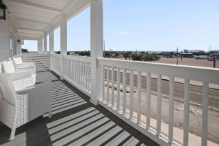 Sand Dollar Room 4 - 7