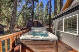 Charming 3 Bd 2Ba A-Frame with Hot Tub - 4