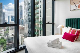 CBD Stylish Family Suite Park View and Heated Pool - 2