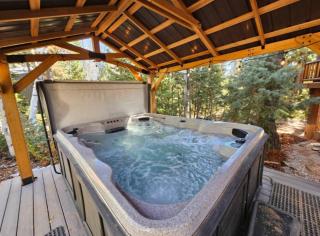 The Moccasin Lodge with Hot Tub and Fire Pit Escape - 5