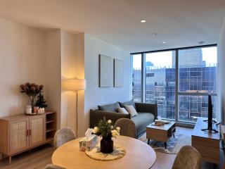 West Side Place Family Suite with Pool Sauna Gym - 2