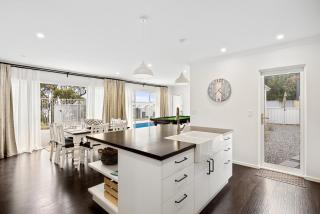 Estuary Poolside Escape in Dawesville Mandurah - 5