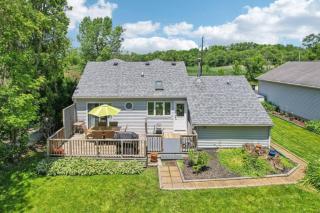 Center Lake Cape Cod Escape Family Waterfront Home with Dock Scenic Views and Pet Friendly - 6