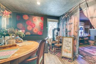 7 Mi to Cuyahoga Valley NP Walkable Apt! - 3