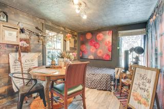 7 Mi to Cuyahoga Valley NP Walkable Apt! - 2