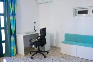 The Quiet Hub - 1
