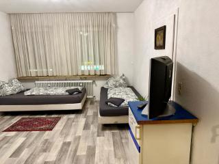 Pott Rooms & Flats - 1