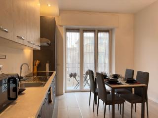 10 Minutes' walk from the Railway Station - 3