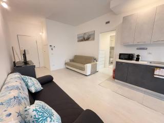 10 Minutes' walk from the Railway Station - 3