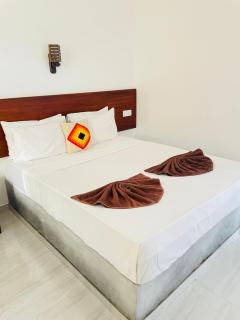 Aliya Aliya Hikkaduwa - 4