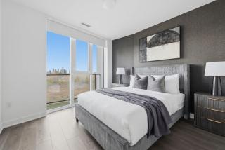 Modern 3BR Condo Sleeps 8 with Floor-to-Ceiling Views - 9