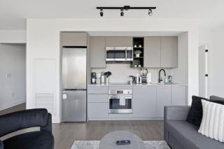 Modern 3BR Condo Sleeps 8 with Floor-to-Ceiling Views - 5