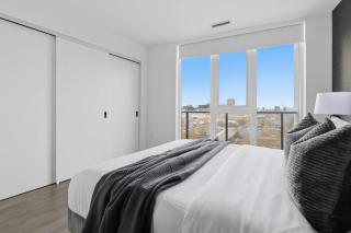 Modern 3BR Condo Sleeps 8 with Floor-to-Ceiling Views - 3