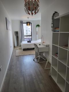 Top floor 2 Bed Apartment One min from Wembley Stadium - 3