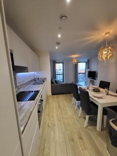 Top floor 2 Bed Apartment One min from Wembley Stadium - 1