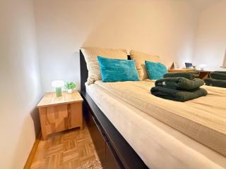 Apartment - Nähe Bahnhof - Arbeitsplatz - Badewanne - Piano - 2