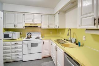 Dog Friendly! Hot Springs Condo with Private Balcony - 2
