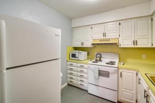 Dog Friendly! Hot Springs Condo with Private Balcony - 1
